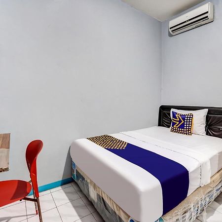 Hotel Spot On 90147 Gosepa Ambengan Plaza à Sorabaya Extérieur photo