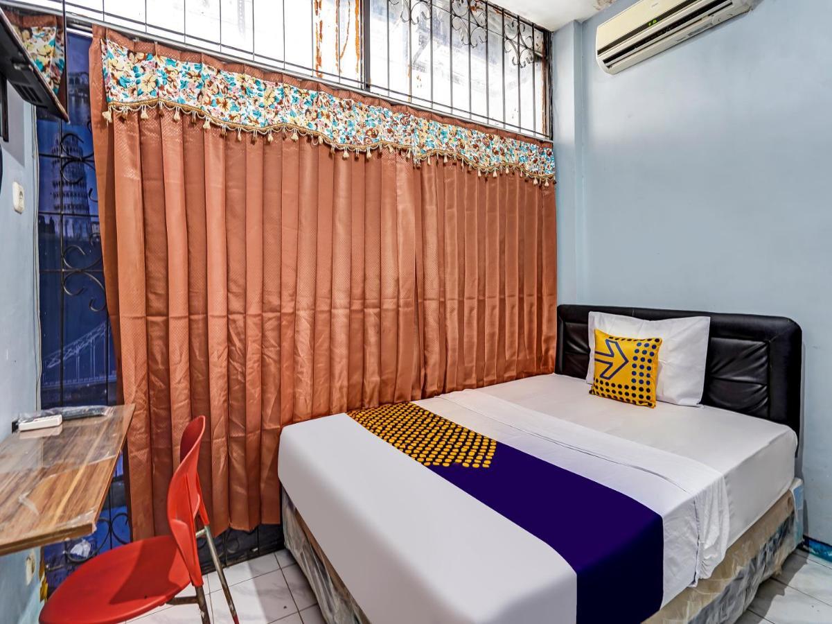 Hotel Spot On 90147 Gosepa Ambengan Plaza à Sorabaya Extérieur photo