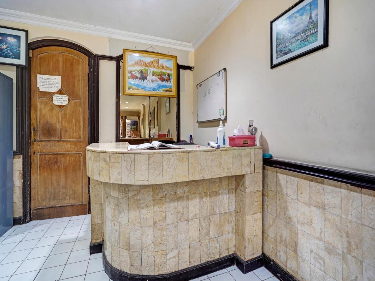 Hotel Spot On 90147 Gosepa Ambengan Plaza à Sorabaya Extérieur photo