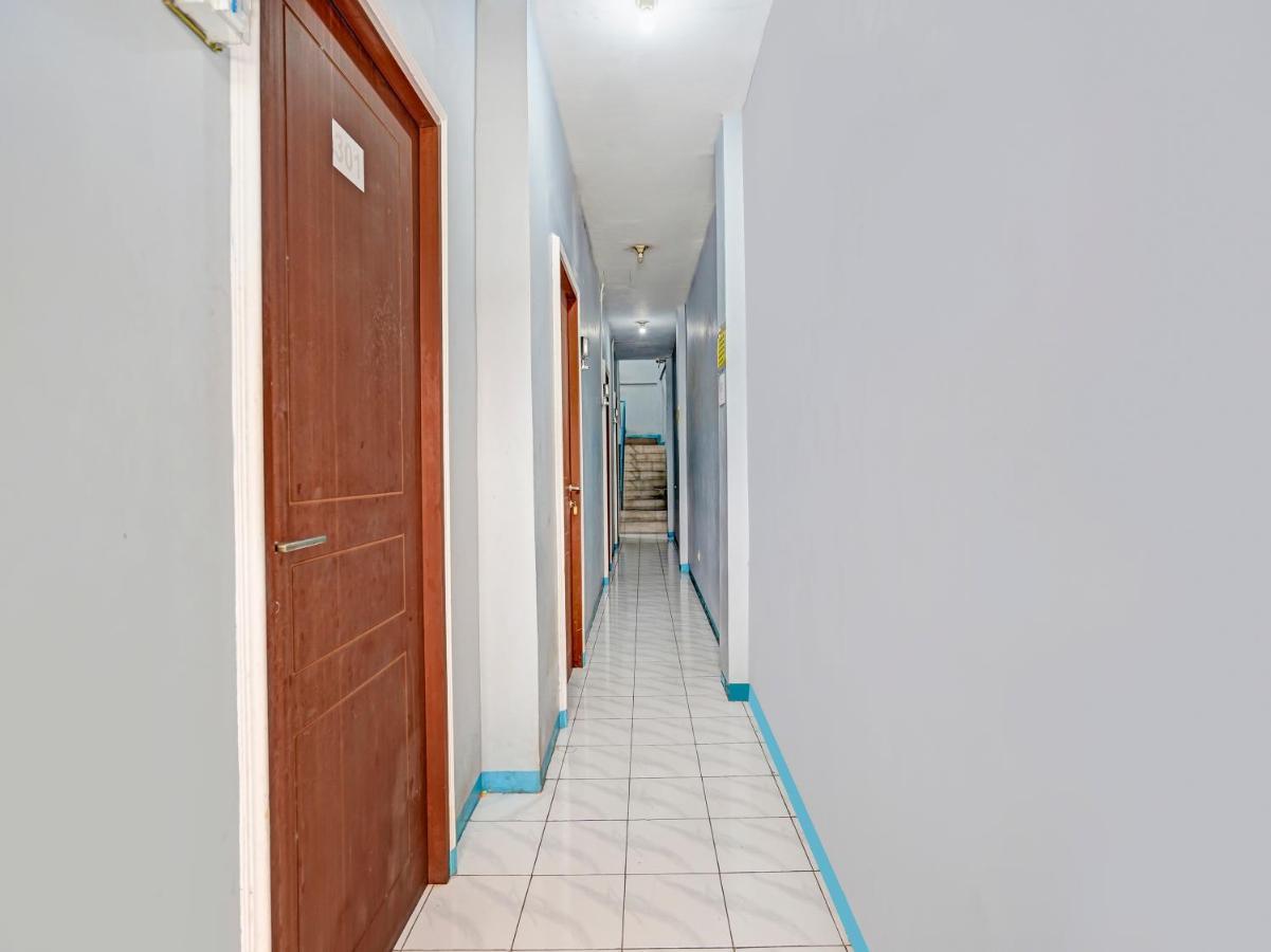 Hotel Spot On 90147 Gosepa Ambengan Plaza à Sorabaya Extérieur photo