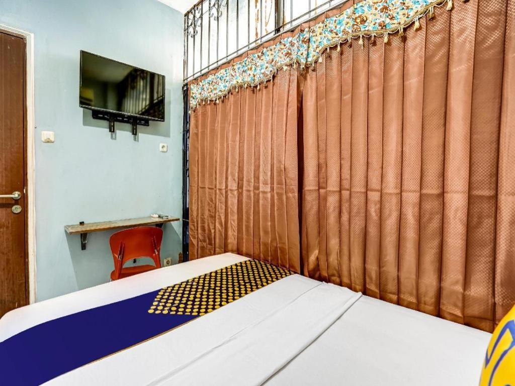 Hotel Spot On 90147 Gosepa Ambengan Plaza à Sorabaya Extérieur photo