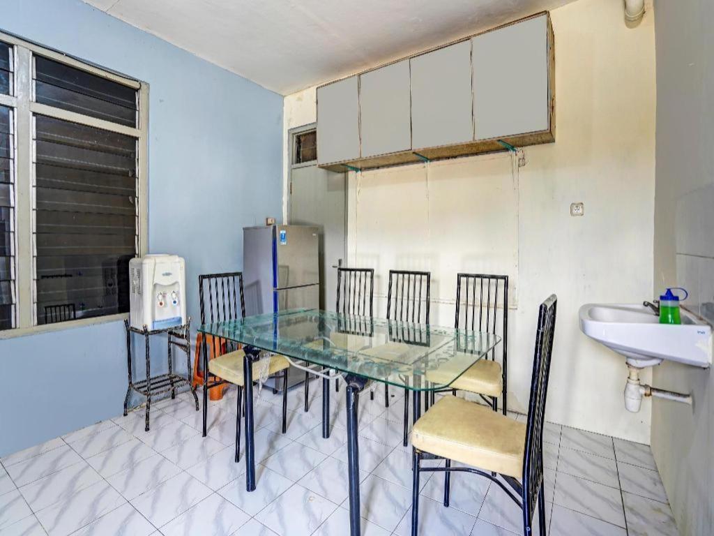 Hotel Spot On 90147 Gosepa Ambengan Plaza à Sorabaya Extérieur photo