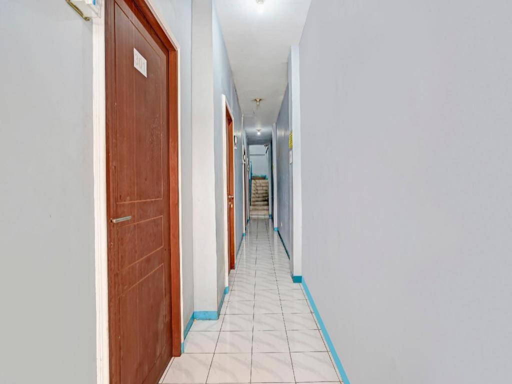 Hotel Spot On 90147 Gosepa Ambengan Plaza à Sorabaya Extérieur photo