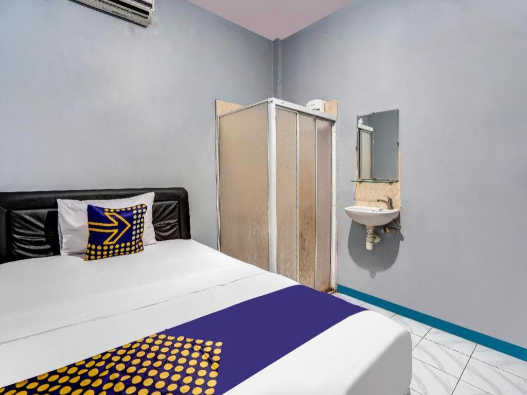 Hotel Spot On 90147 Gosepa Ambengan Plaza à Sorabaya Extérieur photo